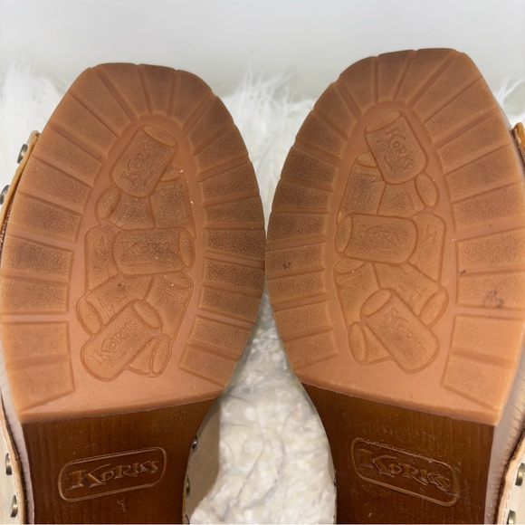 KORKS Size 7M Tan LYNDA Platform Chunky Heel Sandals Stud Details Woodgrain Chic - Picture 10 of 13